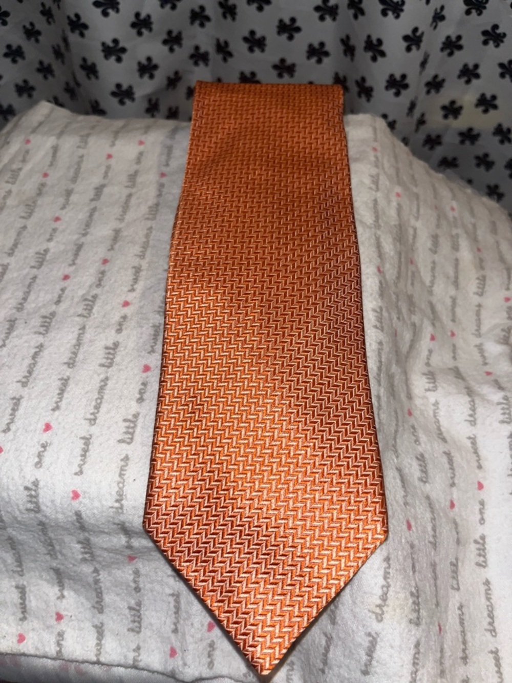 Bananarepublican men’s Orange Patterned Silk Tie -